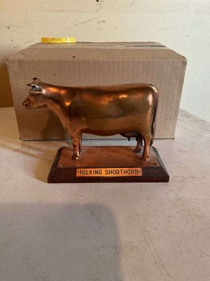 Milking Shorthorn Cow, Bronze Trophy