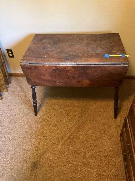 Vintage Drop Leaf Table -BUYER RESPONSIBLE FOR REM