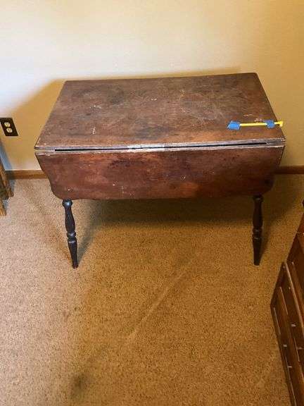 Vintage Drop Leaf Table -BUYER RESPONSIBLE FOR REM