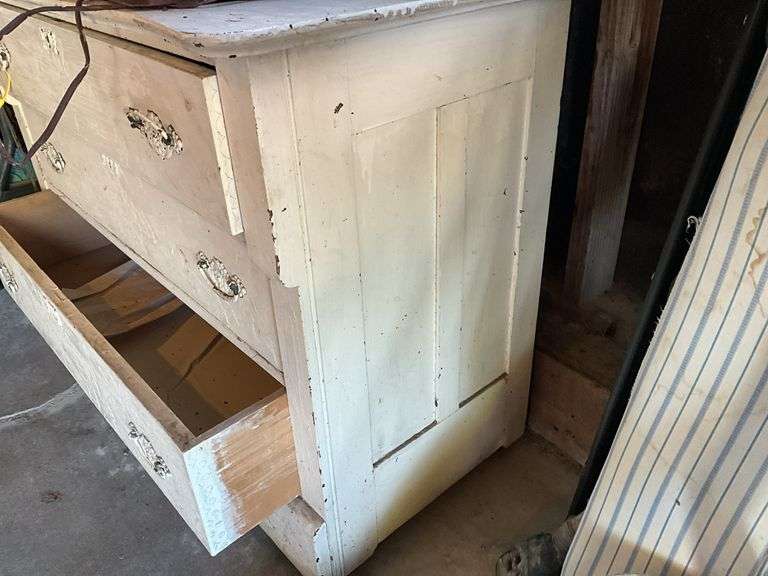 Three  drawer painted dresser - BUYER RESPONSIBLE 