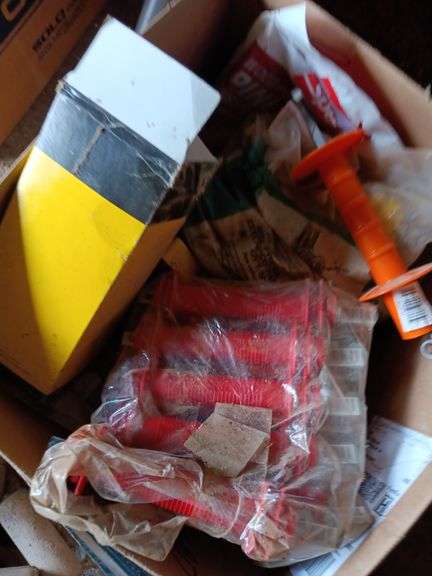 Fencing insulators, rope, gate handles, Meter-Man 