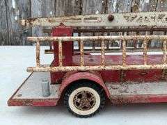Vintage Tonka aerial ladder fire truck