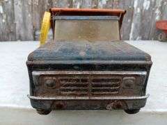 Vintage metal Structo Hydraulic dump truck