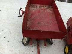 New Holland combine , International grain wagon fr