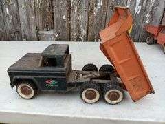 Vintage metal Structo Hydraulic dump truck