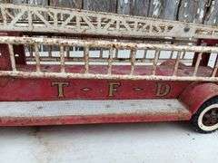 Vintage Tonka aerial ladder fire truck