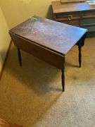 Vintage Drop Leaf Table -BUYER RESPONSIBLE FOR REM