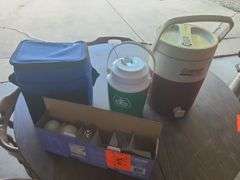 Thermos, Lunch cooler, light bulbs