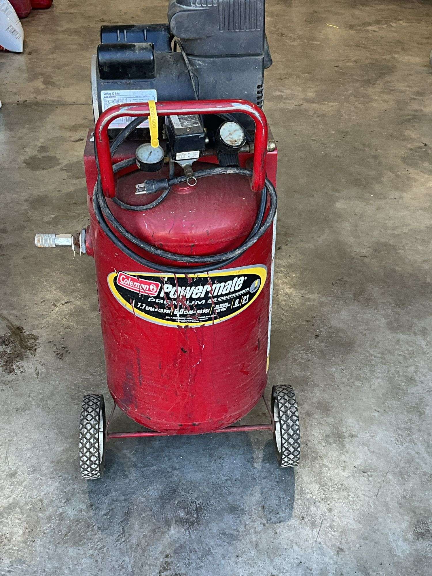 Coleman Powermate premium air compressor, 21 gallo - Hamilton
