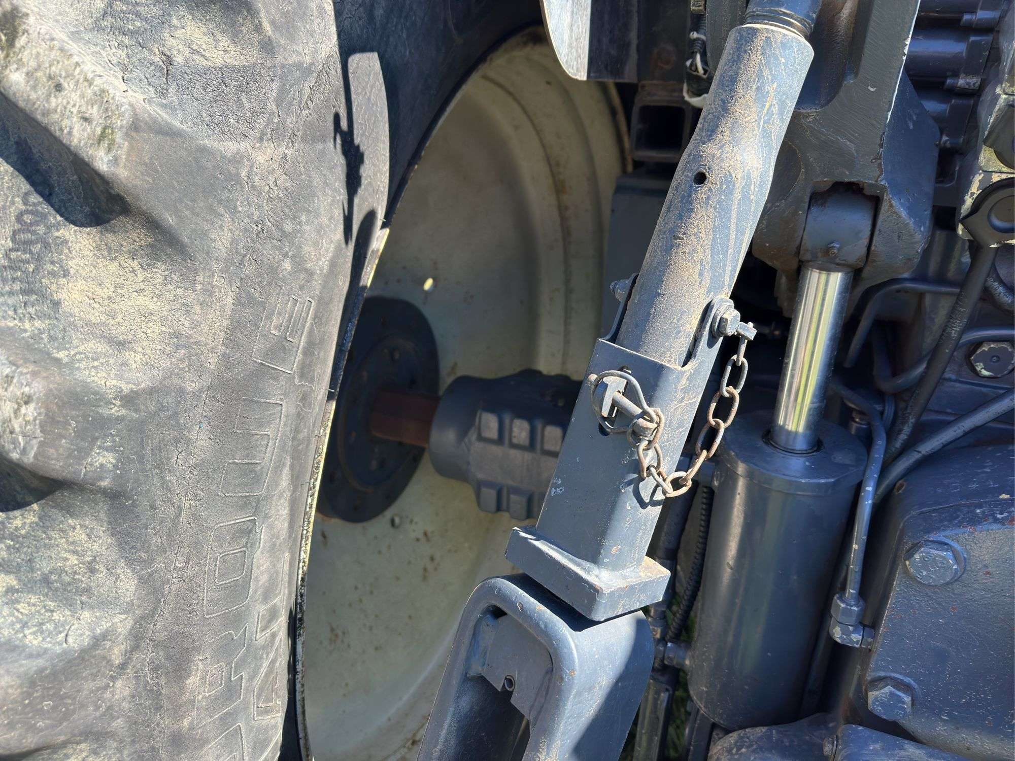 1998 Ford New Holland 8670 MFWD Tractor, 6338 Hour - Hamilton