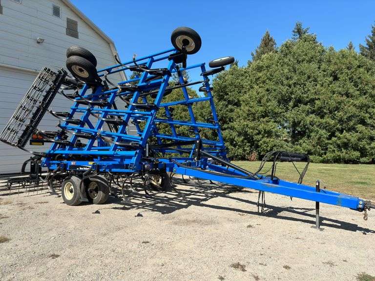 New Holland DMI ST250 Field Cultivator, 32.5, Walking Tandems All Around, R