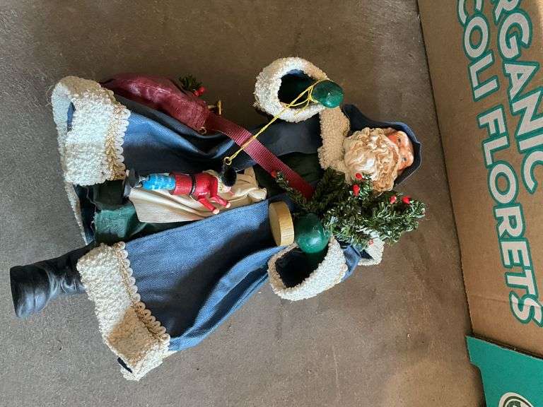 Assorted Christmas figurines, decorations (located