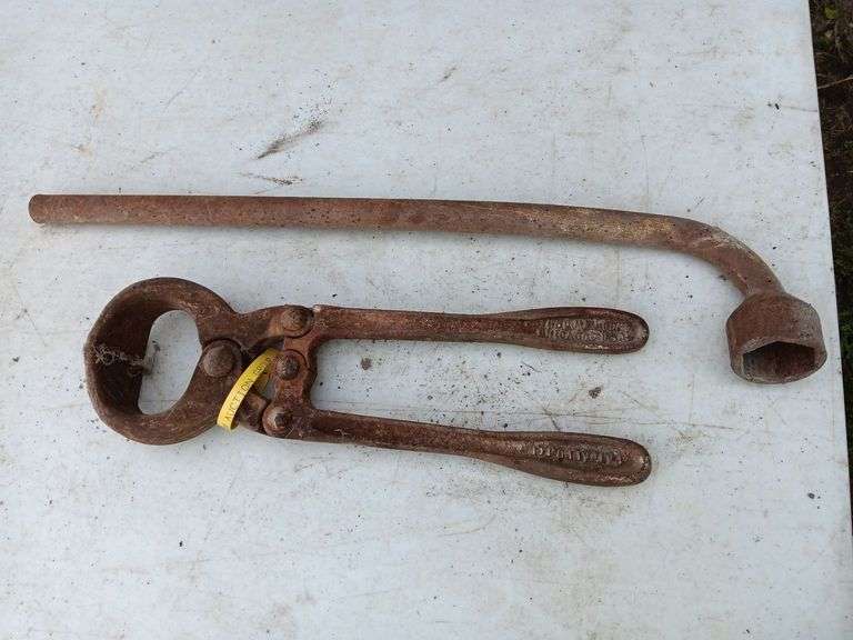 Vintage Metal Bolt Cutters, Vintage Tire Iron