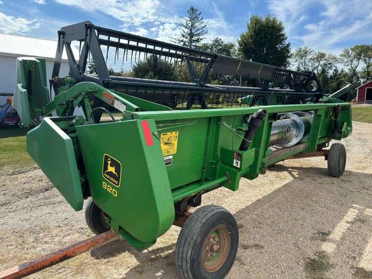 1996 John Deere 920 Bean Head, 20', Dual PTO, Poly Skids and Fingers, 3" Si