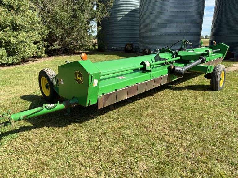 John Deere 520 High Speed Stalk Chopper, 20', 1000PTO, End Transport, 4 Whe