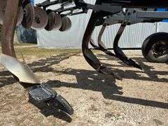 DMI Ecolo-Tiger 527B Disc Ripper, 5 Shanks On 30" Spacings, New or Like New