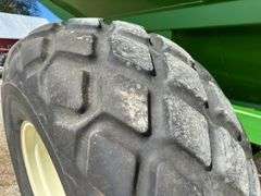 Brent 670 Grain Cart, Corner Auger, 1000PTO, 28L-26 Diamond Tread Tires, Go
