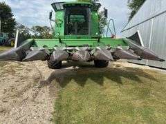 John Deere 643 Corn Head, 6 Row 30", Knife Rolls, Ear Savers, High Side Pol
