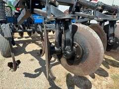 DMI Ecolo-Tiger 527B Disc Ripper, 5 Shanks On 30" Spacings, New or Like New