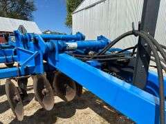 DMI Ecolo-Tiger 527B Disc Ripper, 5 Shanks On 30" Spacings, New or Like New