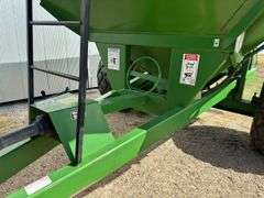 Brent 670 Grain Cart, Corner Auger, 1000PTO, 28L-26 Diamond Tread Tires, Go