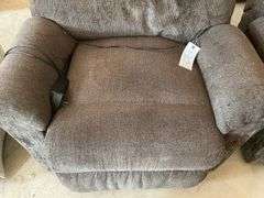 Power lift chair, very low usage (located in Shop)