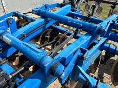 DMI Ecolo-Tiger 527B Disc Ripper, 5 Shanks On 30" Spacings, New or Like New