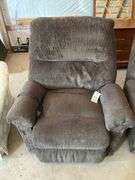 Power lift chair, very low usage (located in Shop)