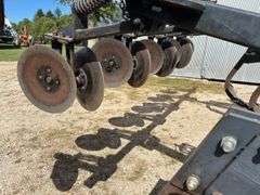 DMI Ecolo-Tiger 527B Disc Ripper, 5 Shanks On 30" Spacings, New or Like New