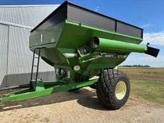 Brent 670 Grain Cart, Corner Auger, 1000PTO, 28L-26 Diamond Tread Tires, Go