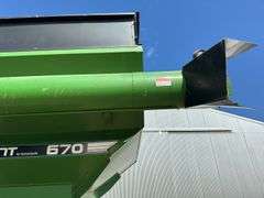 Brent 670 Grain Cart, Corner Auger, 1000PTO, 28L-26 Diamond Tread Tires, Go