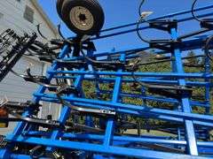 New Holland DMI ST250 Field Cultivator, 32.5, Walking Tandems All Around, R
