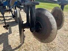 DMI Ecolo-Tiger 527B Disc Ripper, 5 Shanks On 30" Spacings, New or Like New