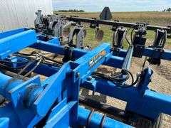 DMI Ecolo-Tiger 527B Disc Ripper, 5 Shanks On 30" Spacings, New or Like New
