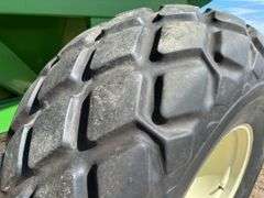 Brent 670 Grain Cart, Corner Auger, 1000PTO, 28L-26 Diamond Tread Tires, Go