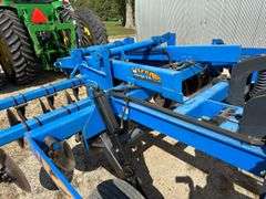 DMI Ecolo-Tiger 527B Disc Ripper, 5 Shanks On 30" Spacings, New or Like New