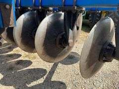 DMI Ecolo-Tiger 527B Disc Ripper, 5 Shanks On 30" Spacings, New or Like New