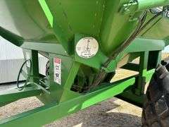 Brent 670 Grain Cart, Corner Auger, 1000PTO, 28L-26 Diamond Tread Tires, Go