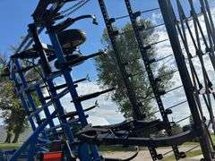 New Holland DMI ST250 Field Cultivator, 32.5, Walking Tandems All Around, R