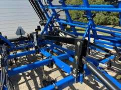 New Holland DMI ST250 Field Cultivator, 32.5, Walking Tandems All Around, R