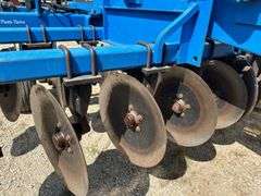 DMI Ecolo-Tiger 527B Disc Ripper, 5 Shanks On 30" Spacings, New or Like New