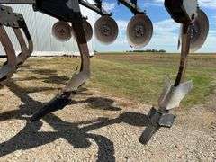 DMI Ecolo-Tiger 527B Disc Ripper, 5 Shanks On 30" Spacings, New or Like New