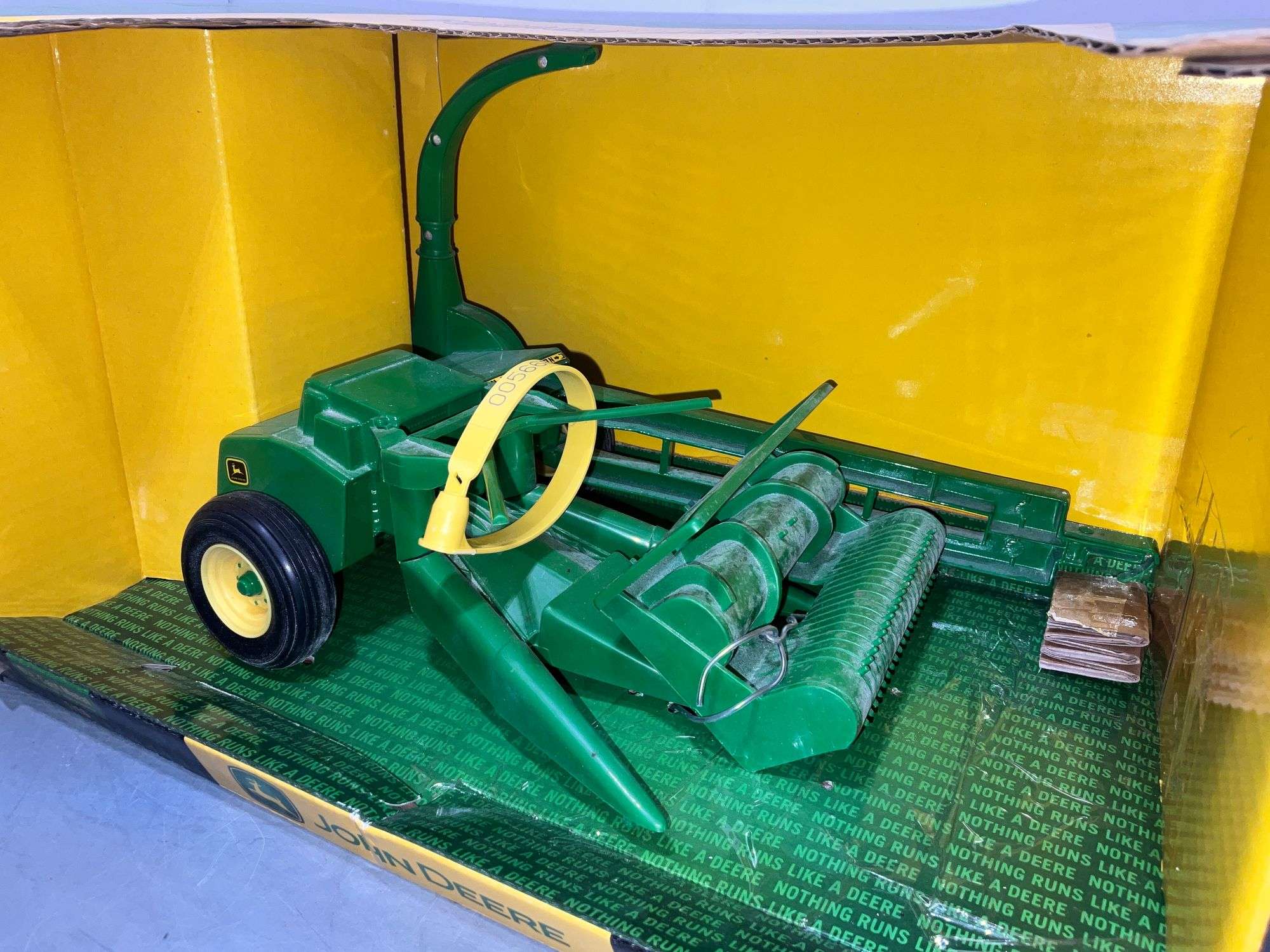 Ertl John Deere Forage Harvester 1/16 scale - Hamilton-Maring