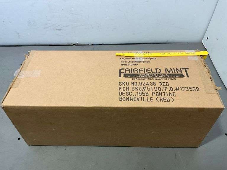 Fairfield Mint 1958 Pontiac Bonneville 1/16 scale HamiltonMaring