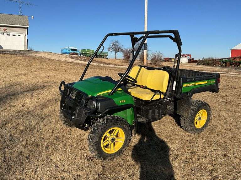 ***2013 John Deere 625i Gator, 4x4, gas, 217hrs, 8