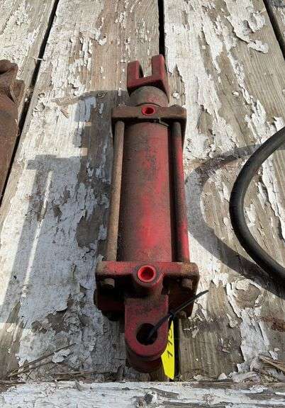 Hydraulic cylinder
