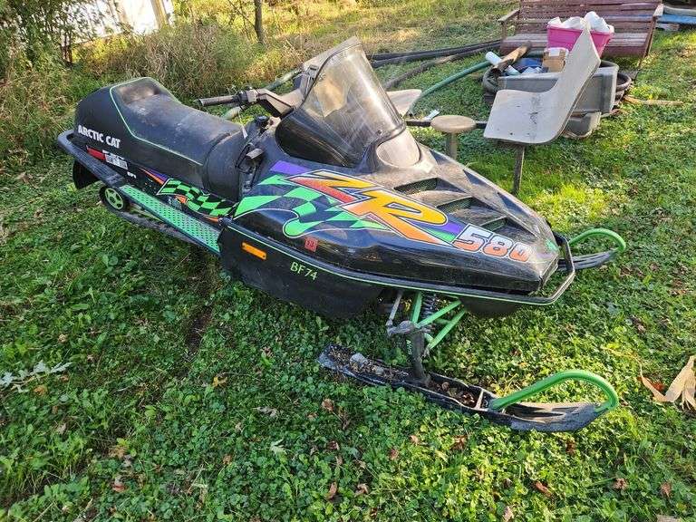 *** 1995 Arctic Cat ZR 580 Snowmobile, Reverse,Motor Is Free, Unknown Condi