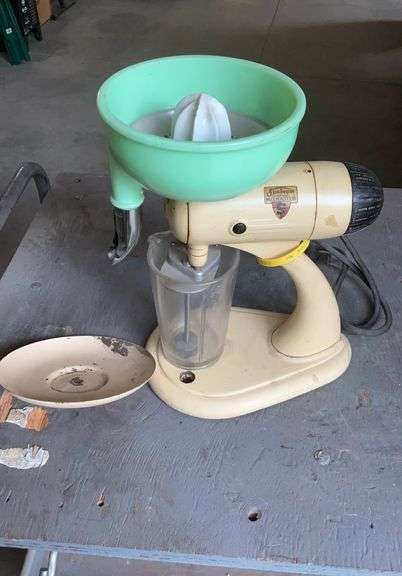 Vintage Sunbeam mixmaster with juicer and single beater attachment
