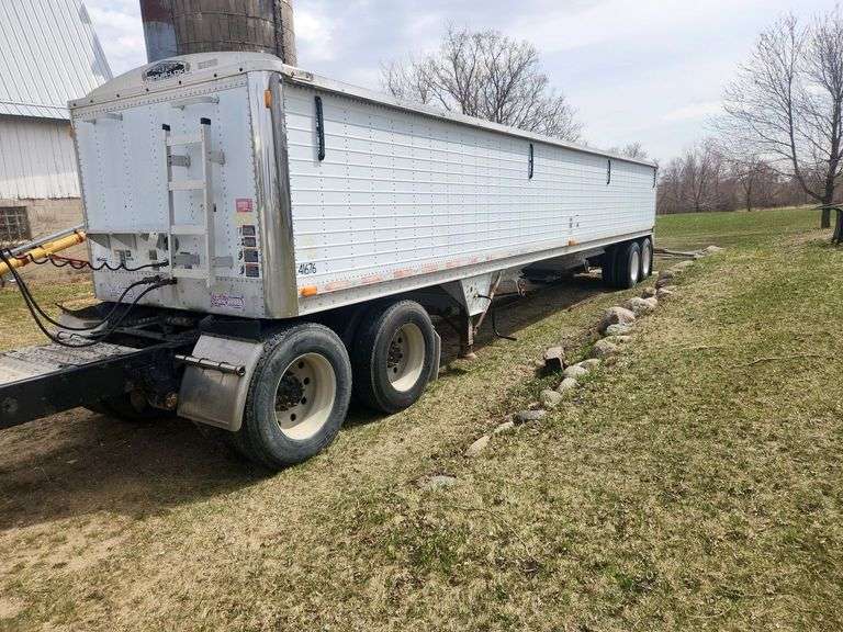 Online Only Early Summer Area Farmers & Contractors Consignment Auction In Kenyon, MN