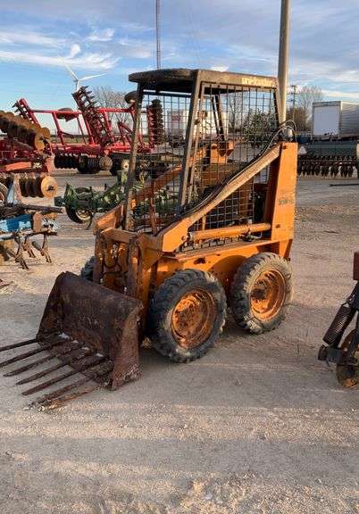 Case 1816B Skid Loader w/manure Bucket, non-runner, they did have running t